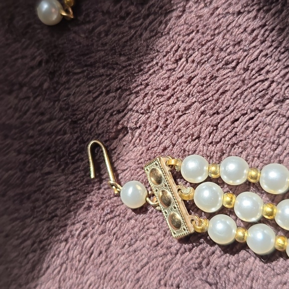 EUC - Vintage Costume Jewelry -Earrings and 3-Strand Faux Pearl Necklace - Picture 6 of 14